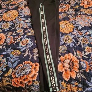 ORVIS Women's Black Leggings with Graphic Stripe, S